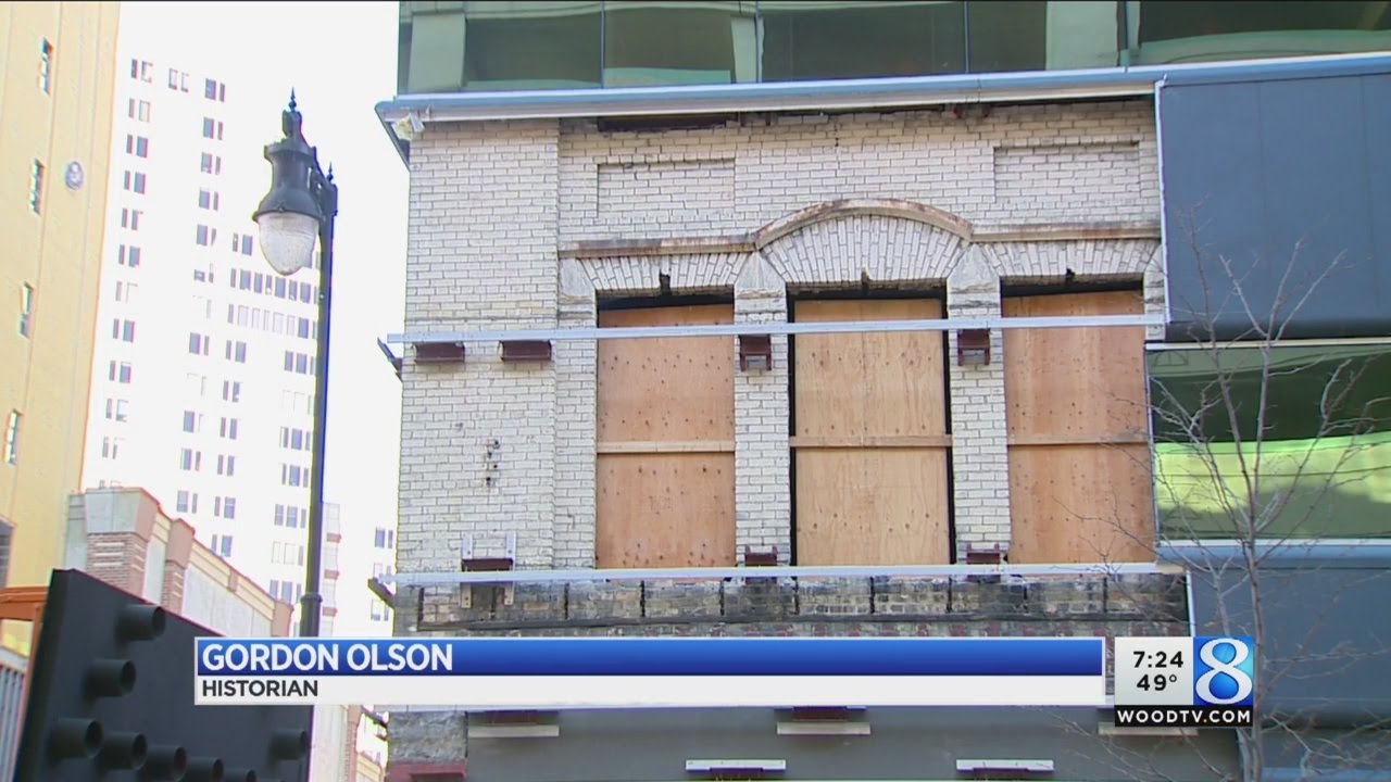 Workers uncover downtown GR history while revamping building