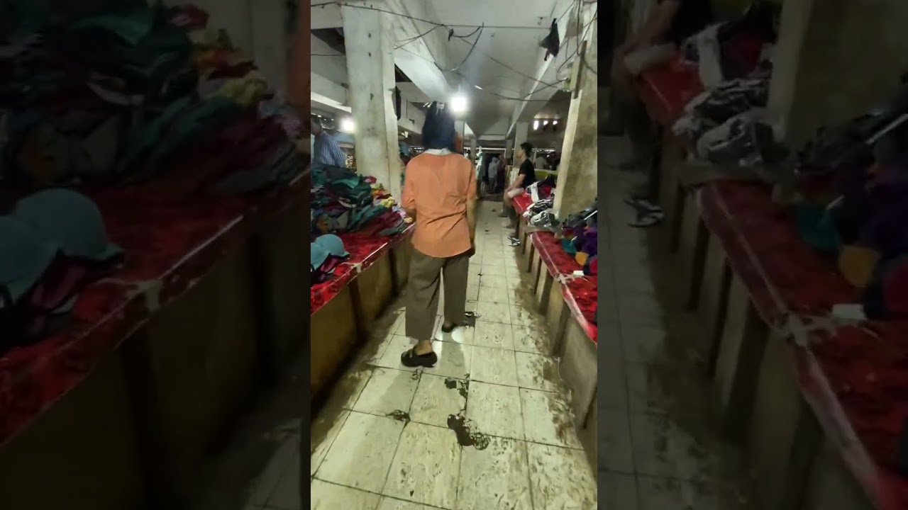 Aktipitas pertukaran uang di pasar tradisional #pasar  #gudanghiburan  #santai 