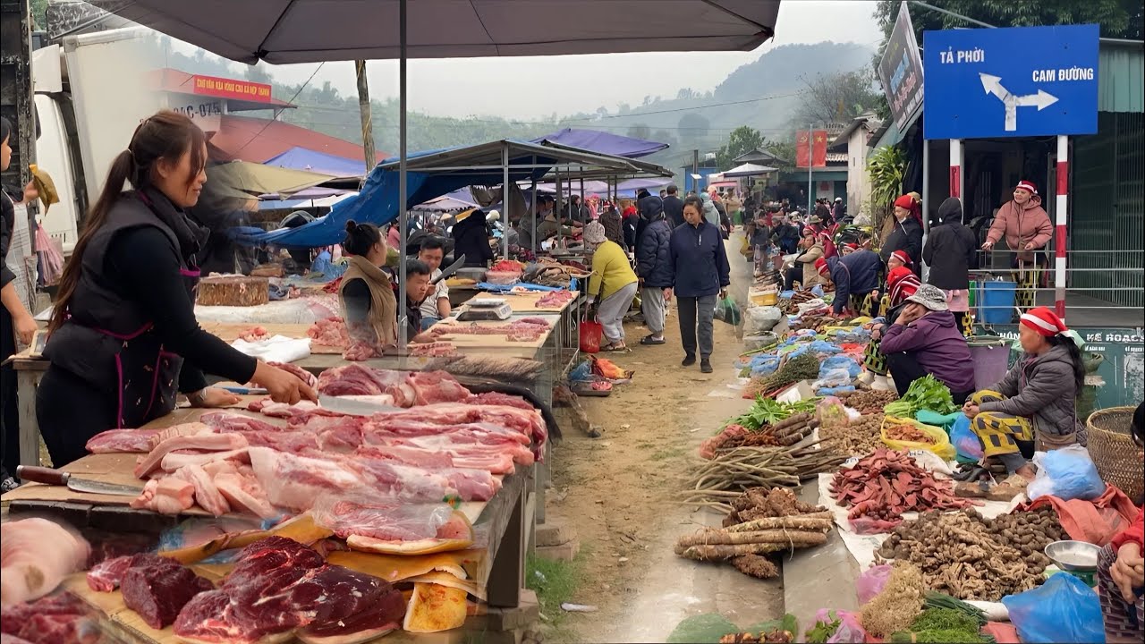 Chợ Phiên Tả Phời - Lào Cai Cuối Năm Đông Khách Nhộn Nhịp Chợ Bán Rất Nhiều Thịt Trâu, Bò, Dê Núi.