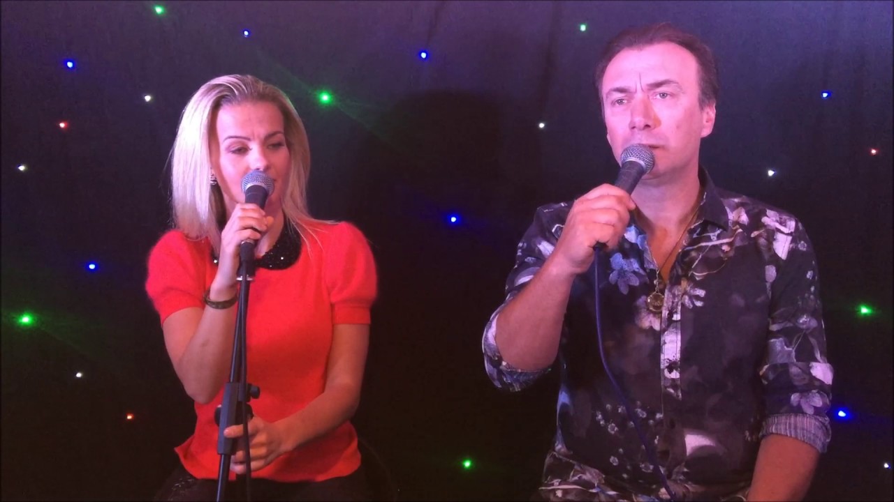 Roby et Caroline - A paris au mois d'Août (en duo )