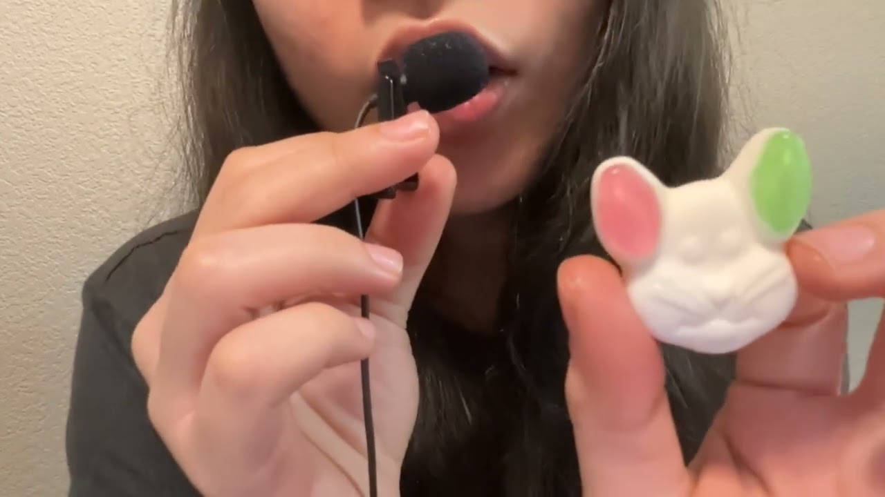 ASMR eating frozen berries and frozen gummies for Valentine’s Day (loud chewing noises)❤️🫐🍬