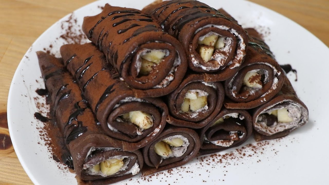 Chocolate banana crepe roll,crepe recipe,how to make crepes ,easy crepes.