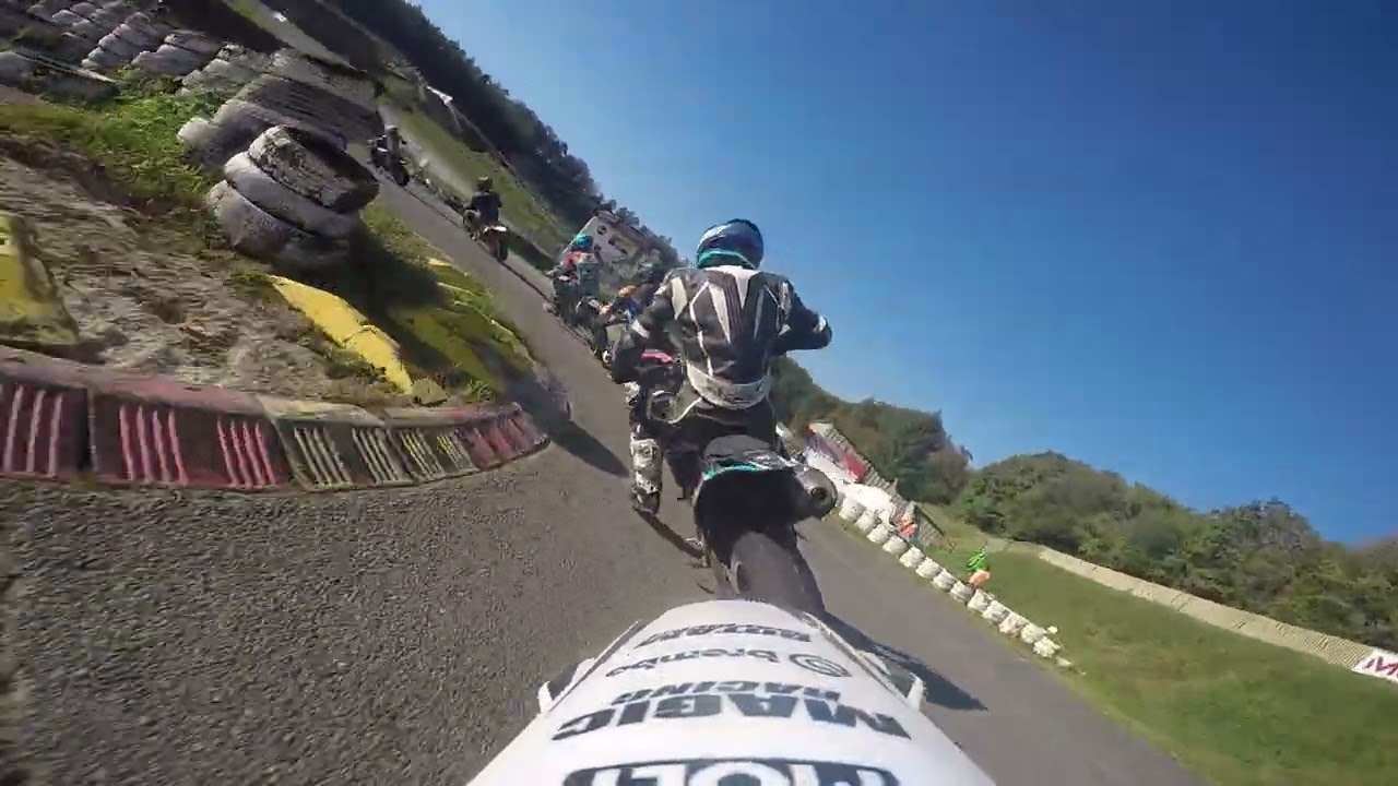 Manche 2 Championnat de France Supermotard à Villars (Partie 1)