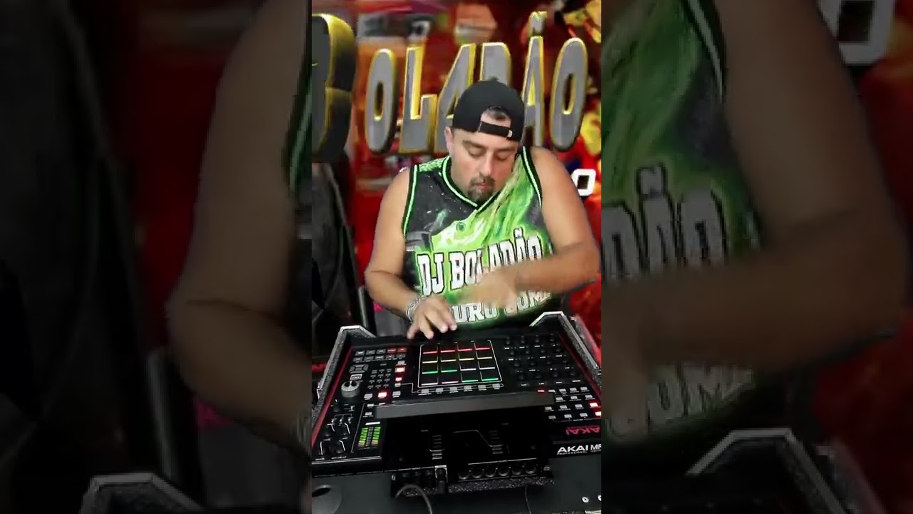 série de montagens ao vivo na mpc parte 69 !! DJ BOLADÃO O COURO COME!!!