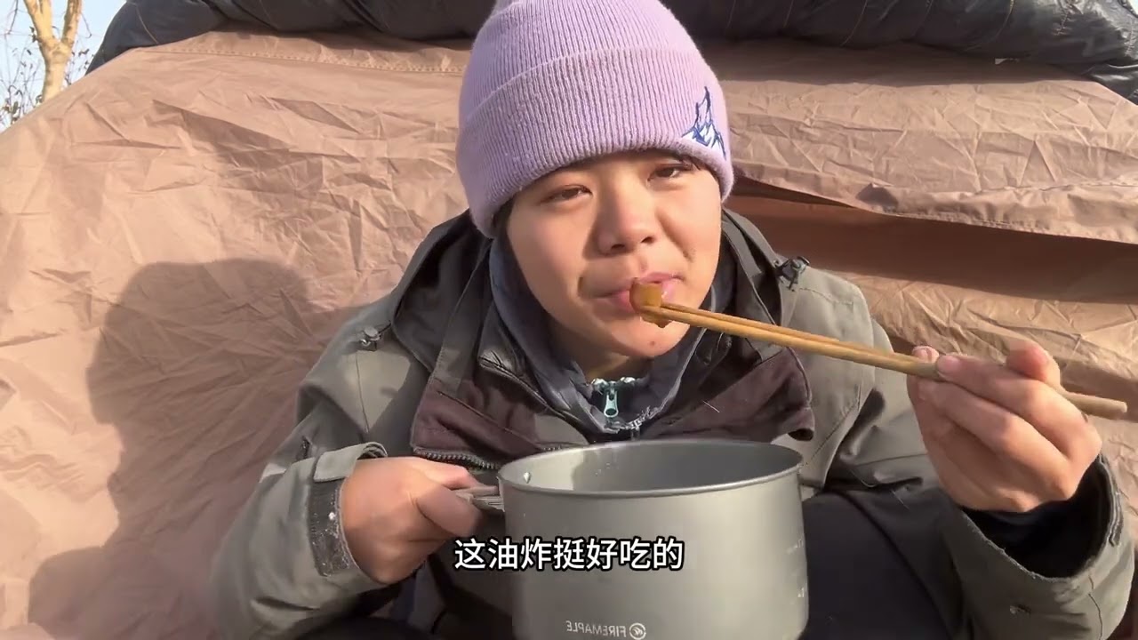 騎著巧格浪跡天涯 獨自騎行新疆，天氣越來越冷快扛不住了。晚上離營地還有三公里時熄火，300斤的車推到12點終於到目的地#踏板摩托車 #一人一車浪跡天涯 #騎行新疆 #推車 #巧格i