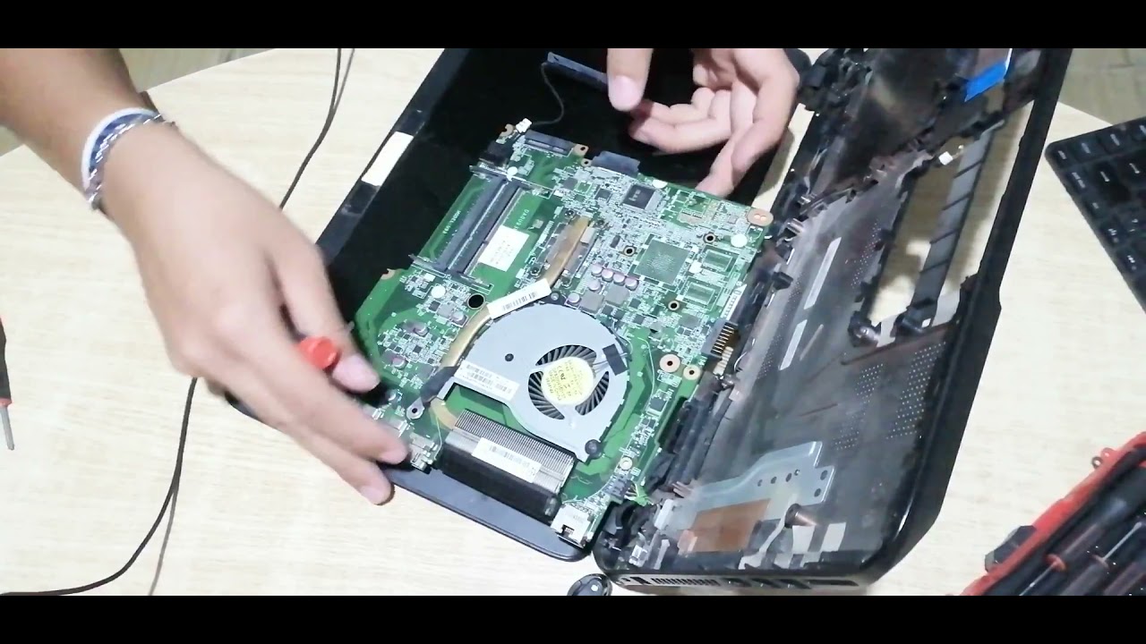 Como abrir una laptop Hp Pavilion 14 W001LA