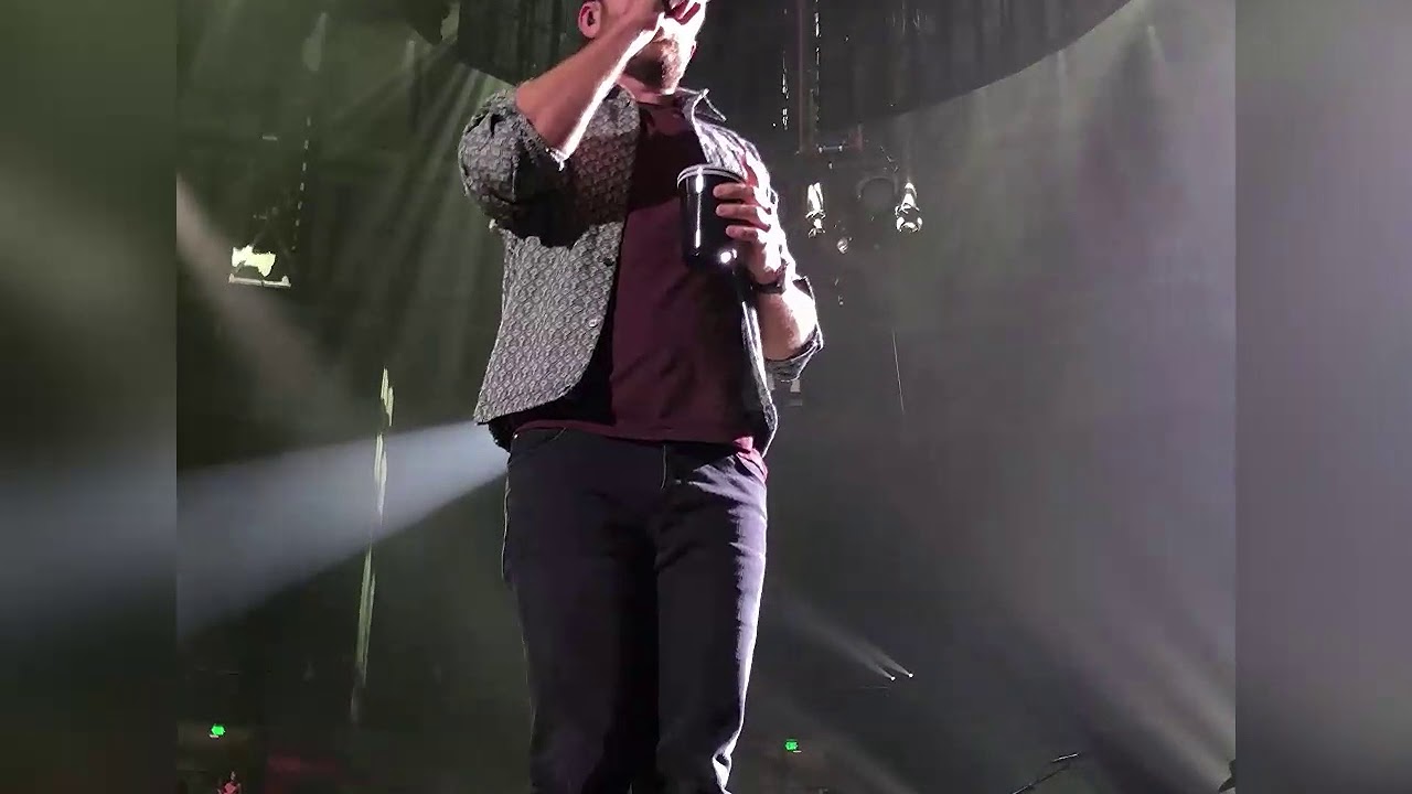 Blake Shelton and Brett Eldredge - All About Tonight (Greenville, March 9 2018)