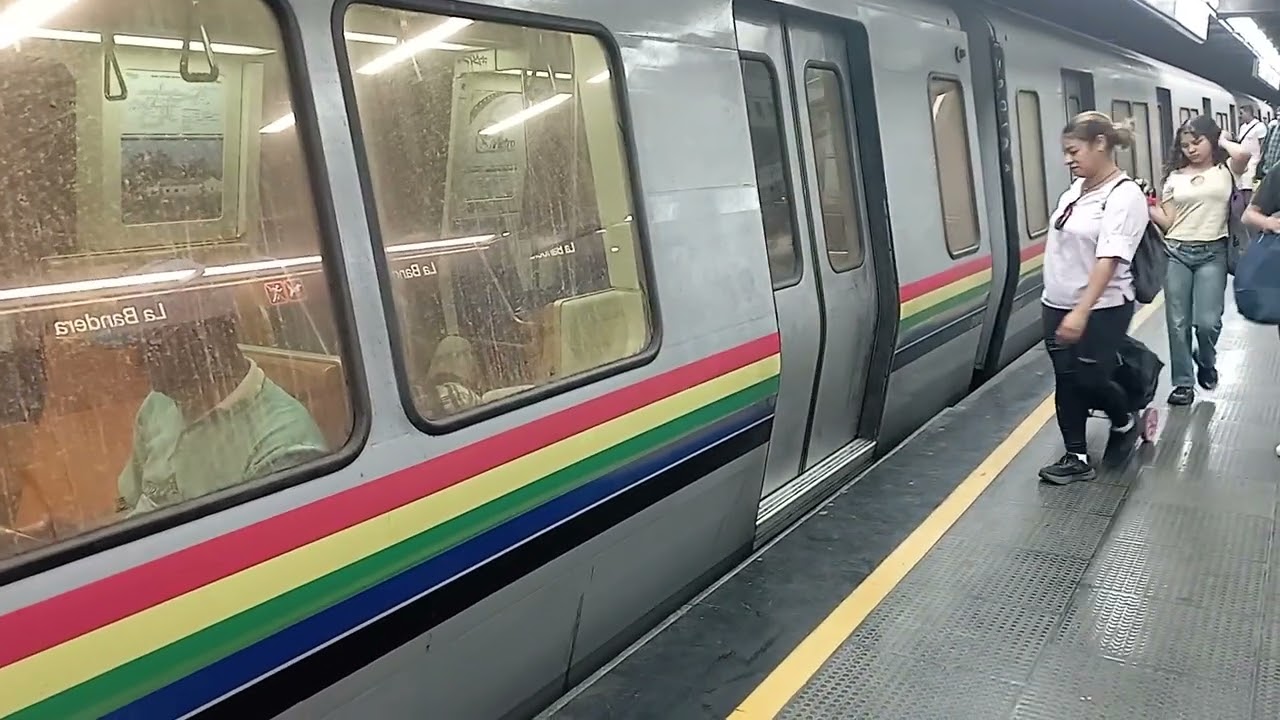 Metro de Caracas Línea 3 Tren Alstom S5 En La Estación La Bandera Con Dirección Plaza Venezuela 