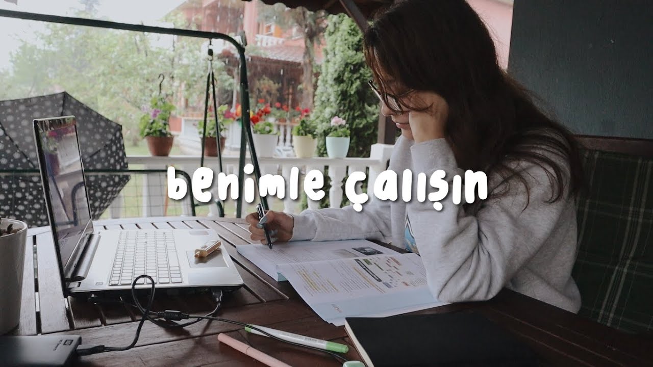 yağmurlu bir günde benimle çalışın (ortam sesli)