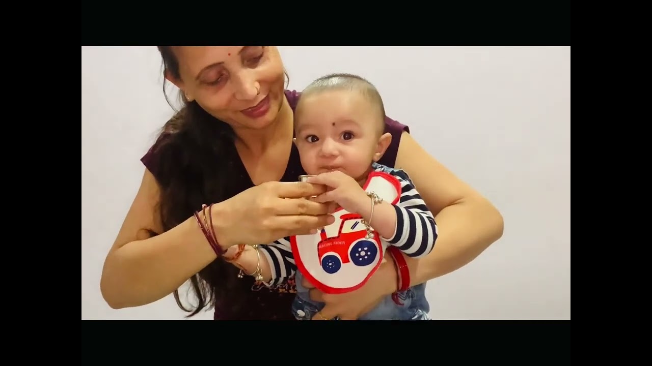 Vlog no.24 Vihanaa enjoy meal 🥘||Baby eating food || chote bacche kesa khana khate  h 😊||