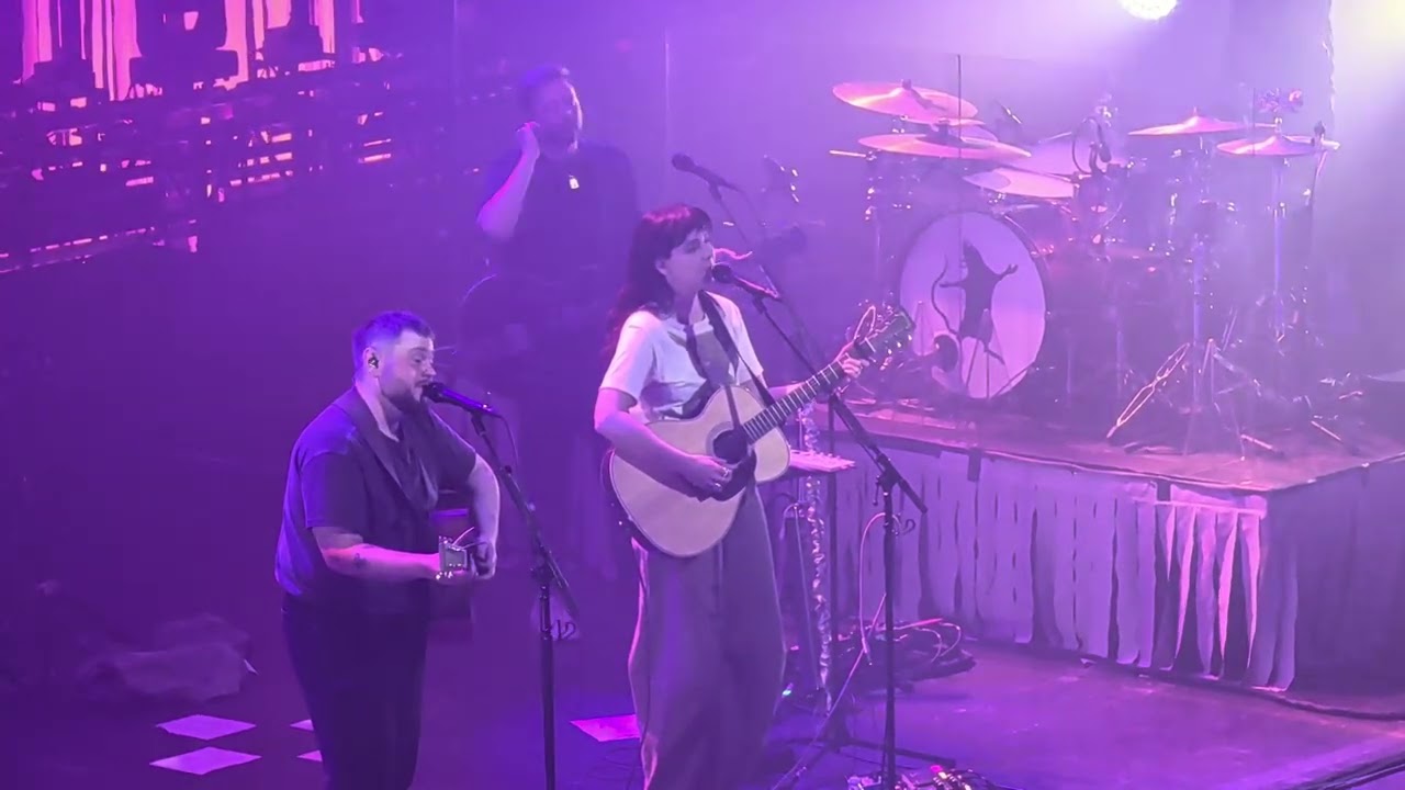 Of Monsters and Men - Little Talks - Live (Chicago 11-06-25)