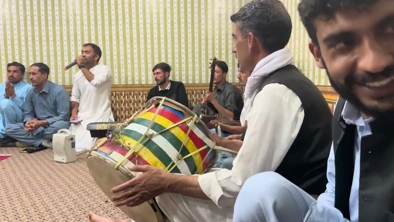 Ma khosho angior toten bi lu dior New Chitrali Song Muhsin Hayat Shadab and group Parwak Program