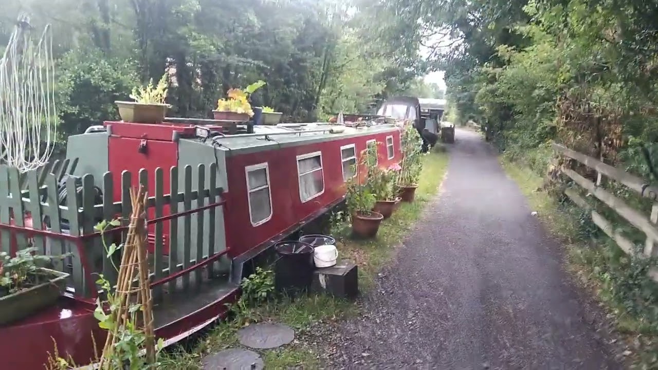 Narrowboats at whaley basin  sensational 
