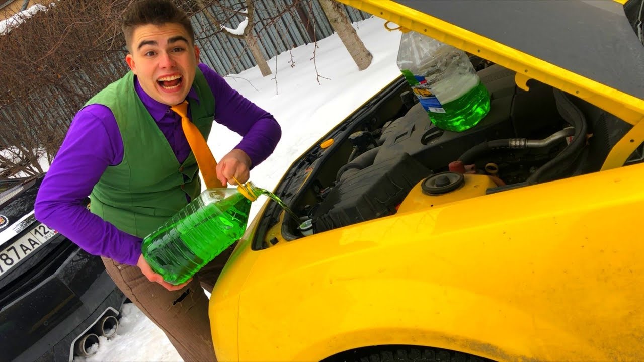 Green Man on Broken Chevy Camaro & Janitor Mr. Joe repaired Car in Car Service for Kids