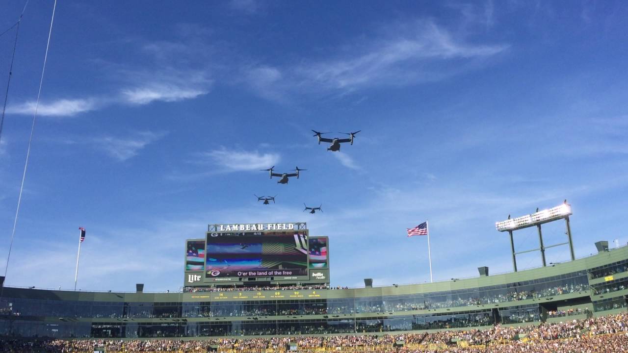 Flyover V22 Osprey Packers vs Cowboys 10/16/16 Lambeau Field