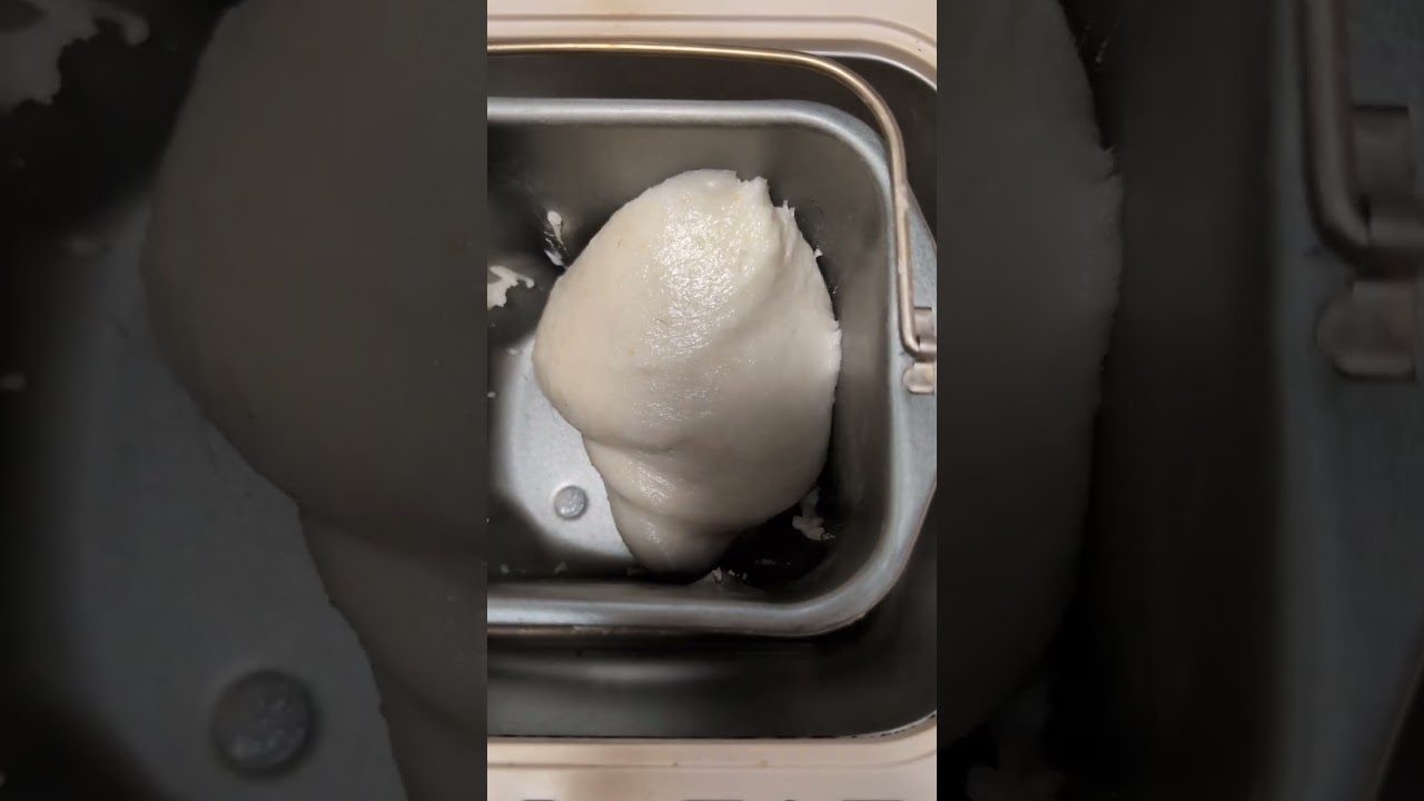 もちをこねているダケの動画