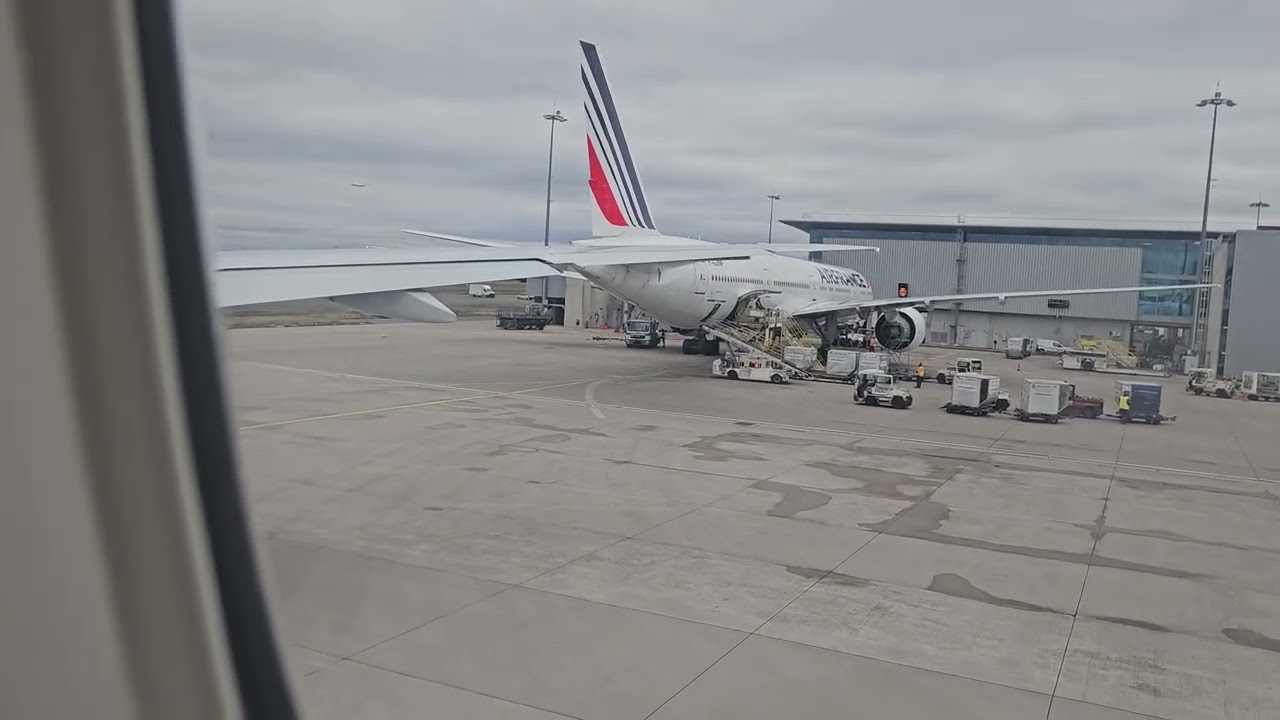 AF344 B777-300 CDG to YUL
