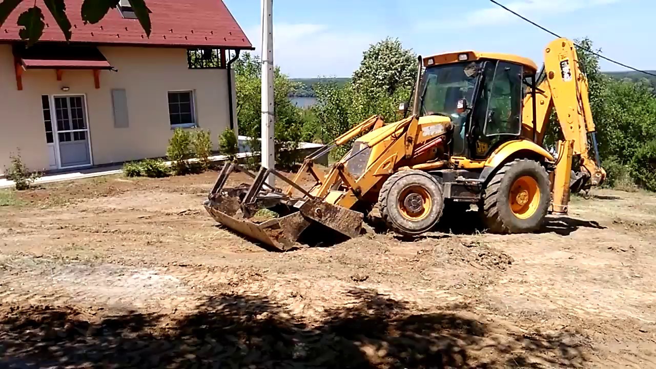 Ravnanje zemljišta,nivelacija terena,nasipanje i planiranje zemlje,NS 062 830 8390 www.kosenje.com