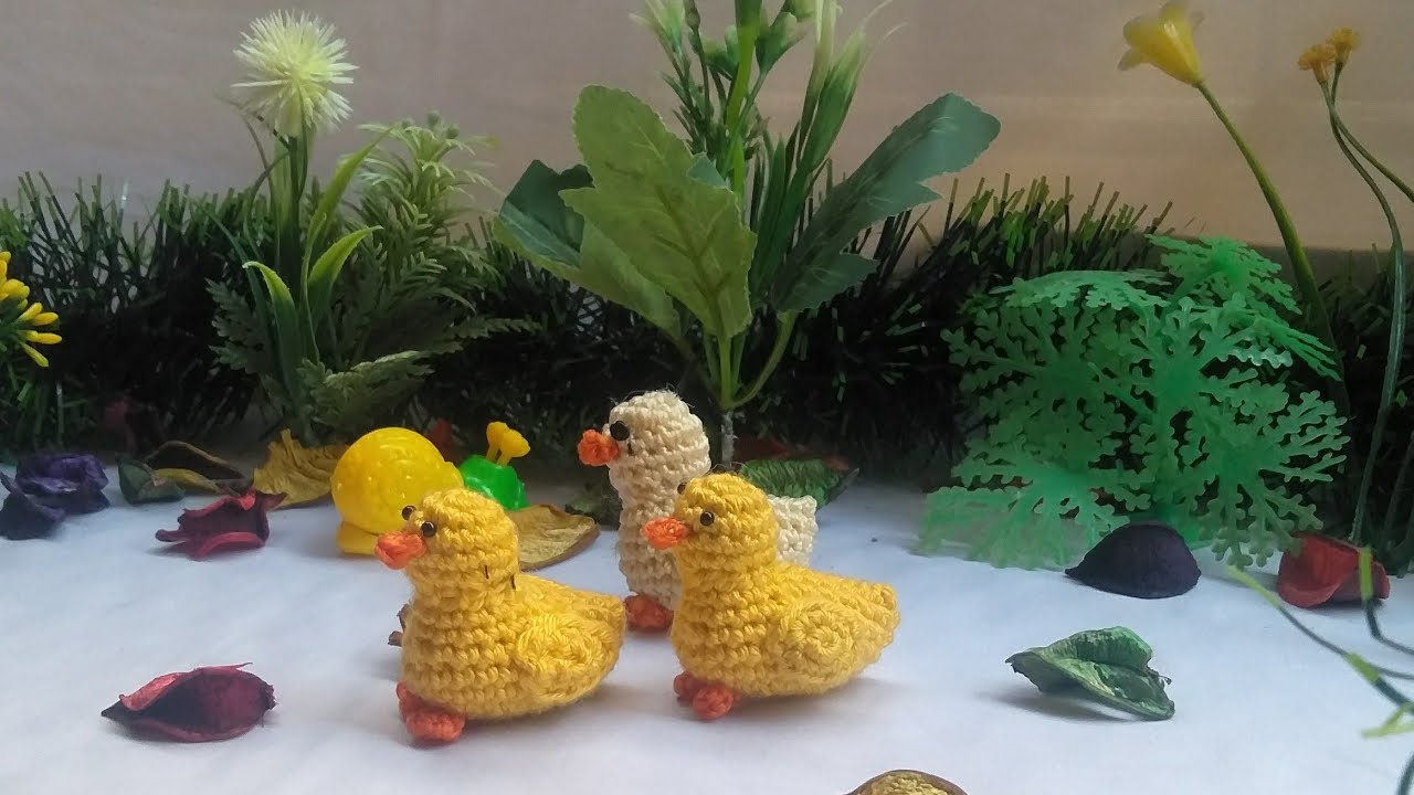 كروشية ميدالية مفاتيح /وتعليقة اميجرومي للعربية شكل بطة#Crochet Dalia