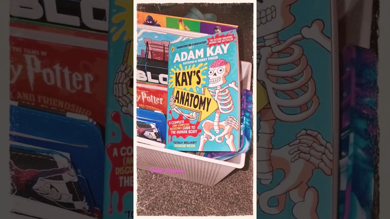 KIDS BOOKS STORAGE HACK  📚 #storage #books #jodievivienna
