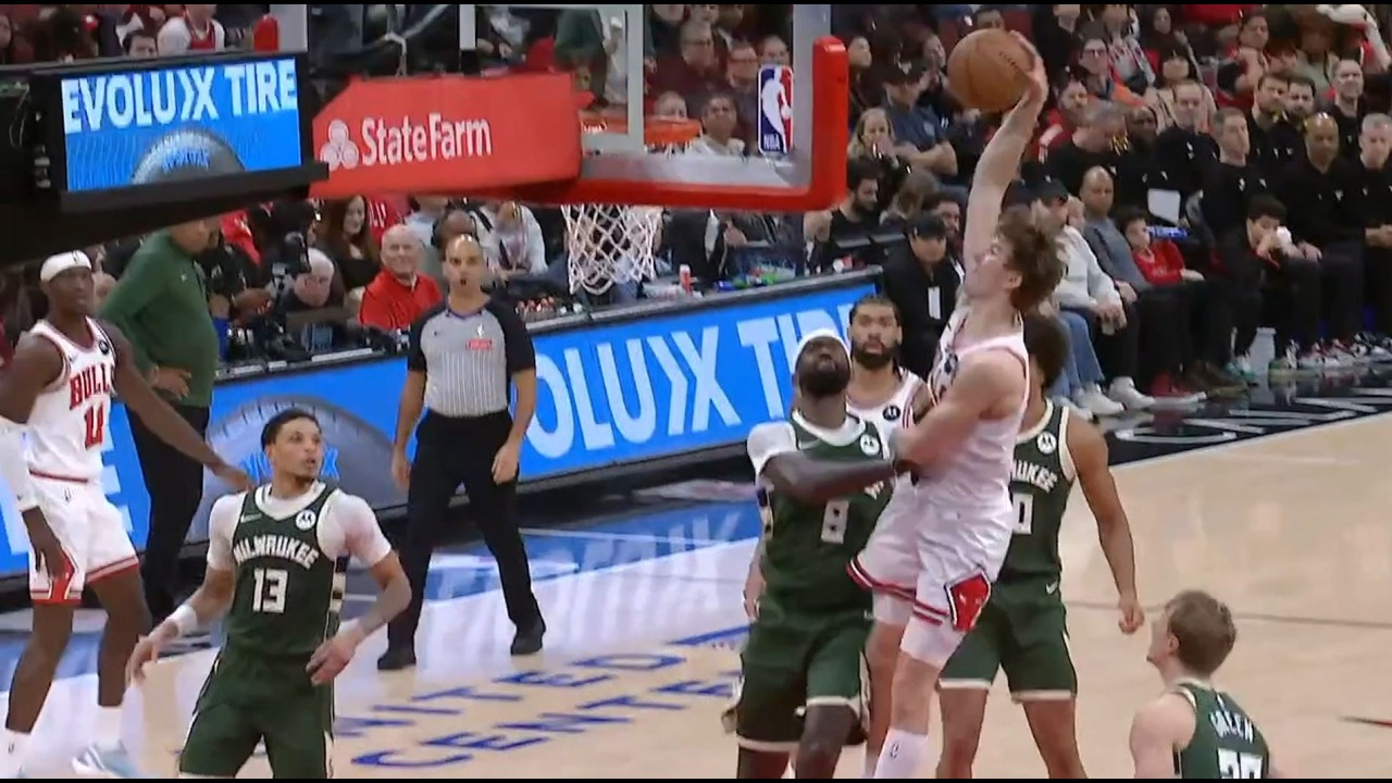 Matas Buzelis with the Griffinesque poster dunk on Bobby Portis - 3/1/26