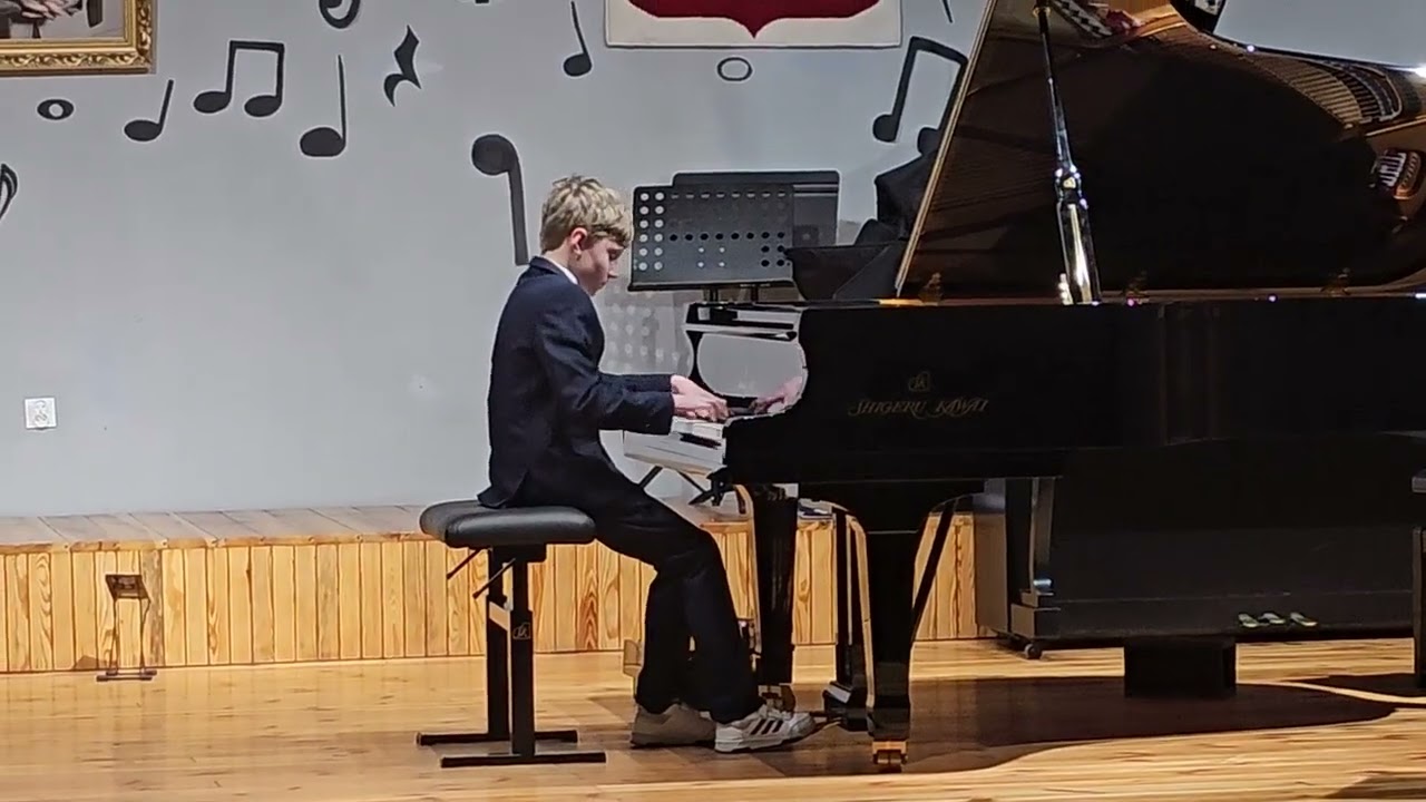 Piotr Mróz, Fryderyk Chopin Polonaise As Dur op  Posth