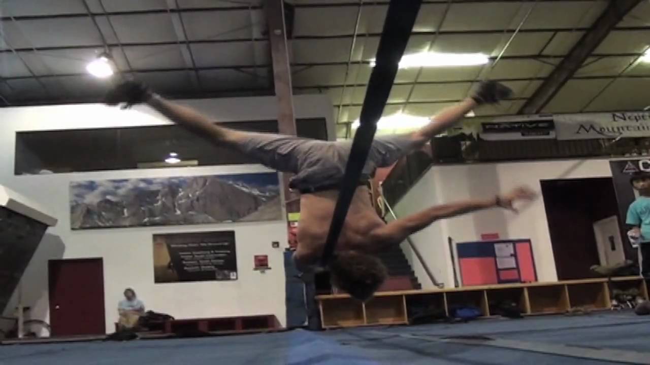 📽️ Andy Lewis's 2009 Adventures: Highlines, Backflips, and Slackline Feats 🤩