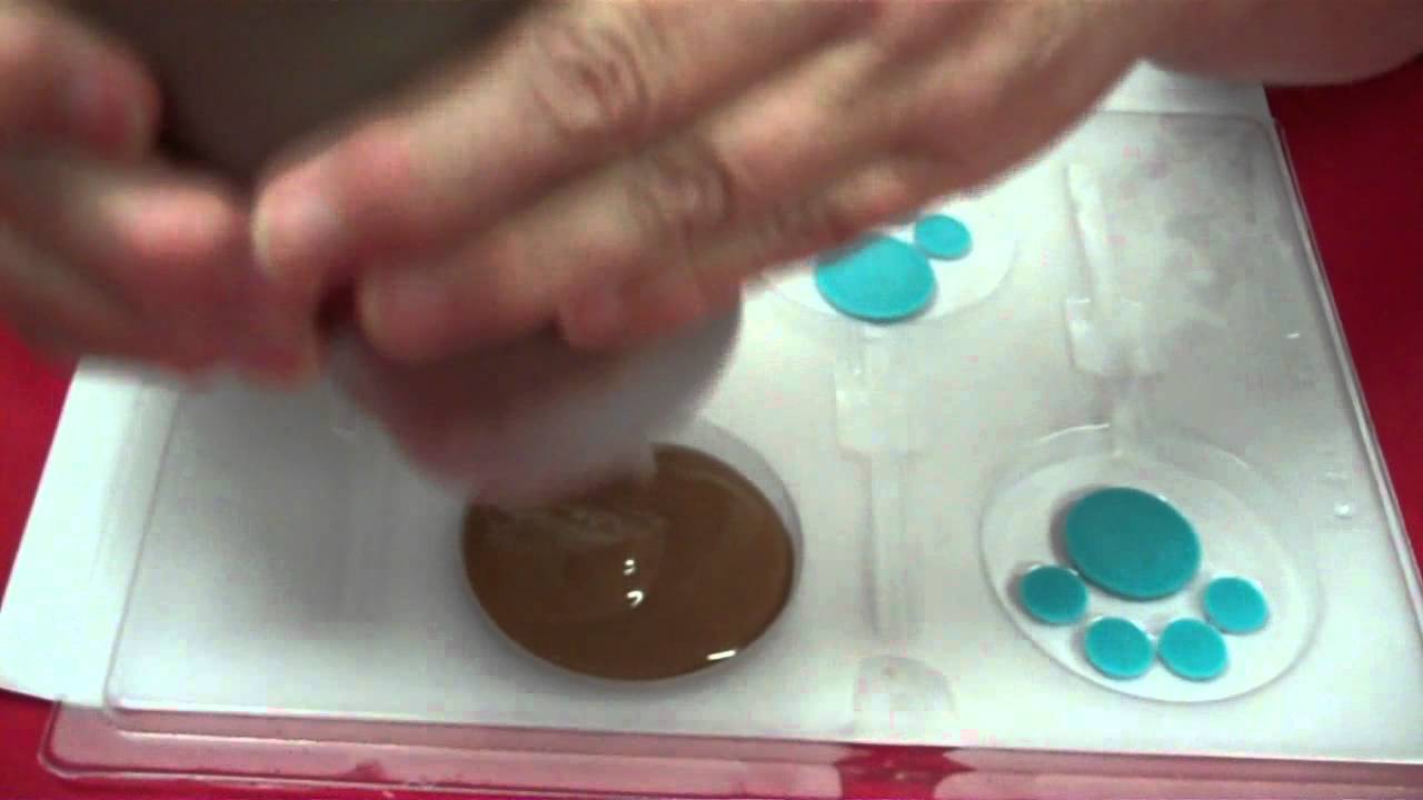 How  To Make Paw Prints Lollipops