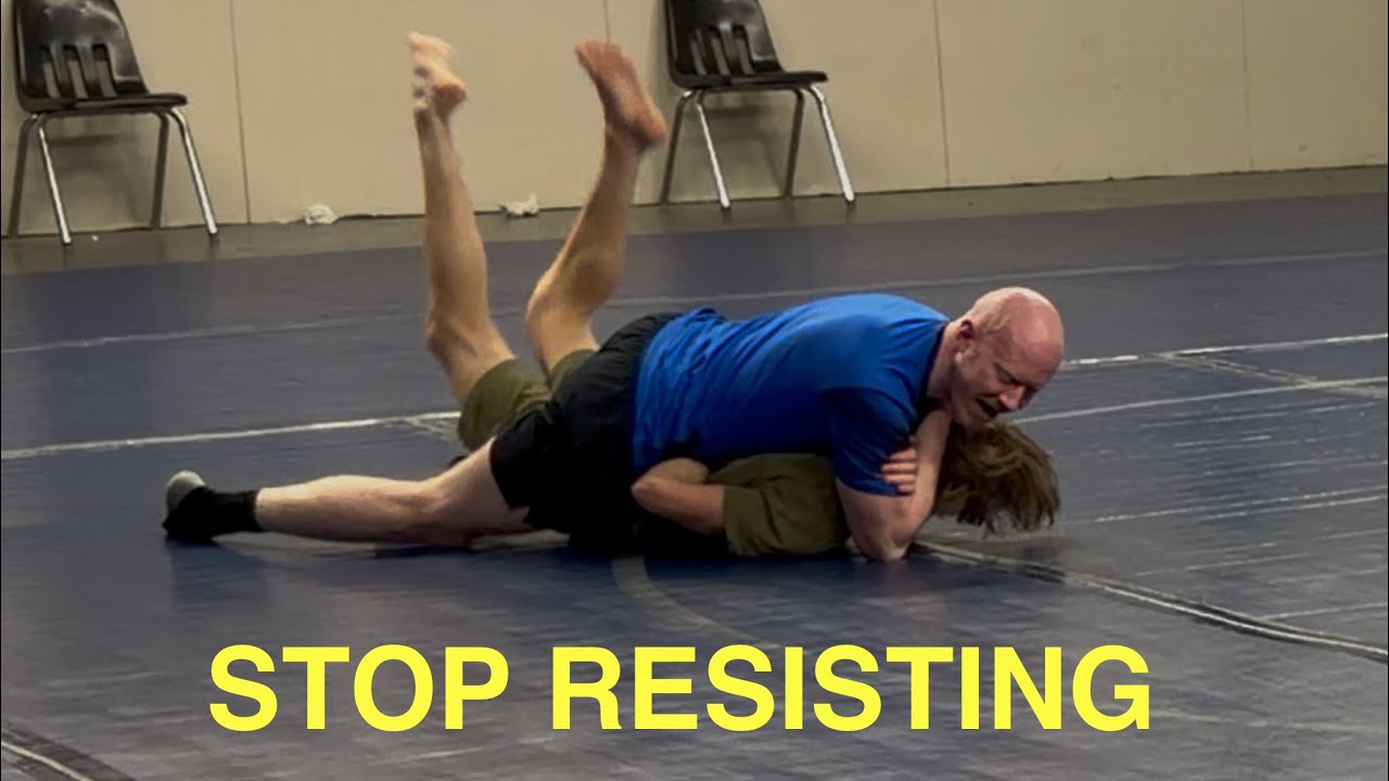 Purple Belt Vs White Belt Round 3. Stop resisting 