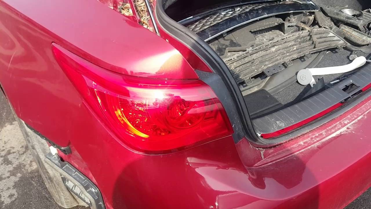 Как заменить задний фонарь, лампу стоп-сигнала, лампу указателя поворота на INFINITI Q50 Q50S 201...