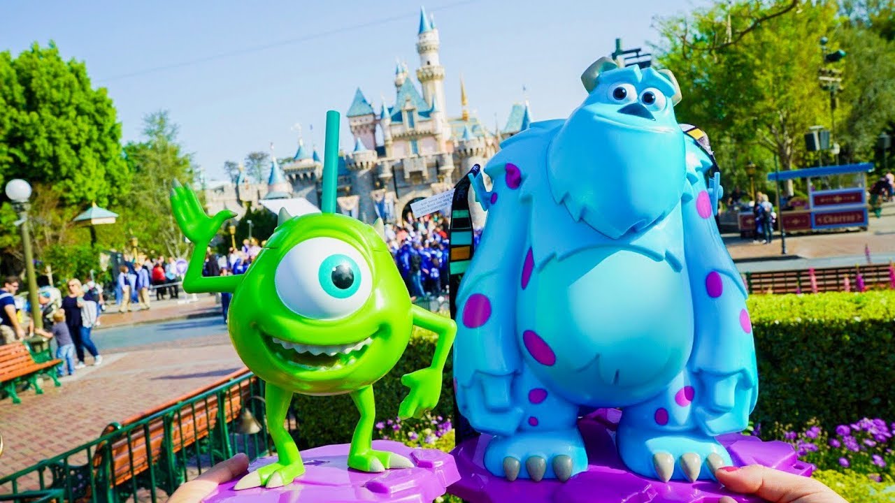 OPENING DAY OF PIXAR FEST 2018!!!! | Disneyland Vlog #9