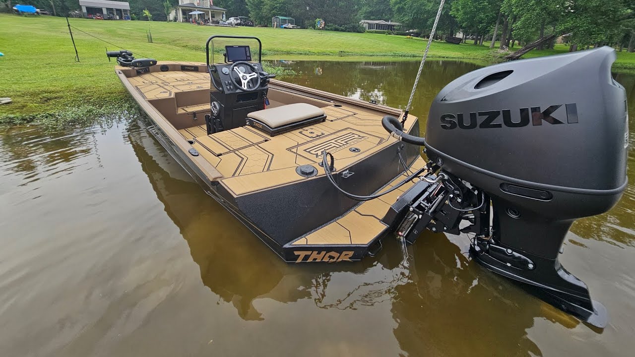 2025 THOR  Lake Hammer 1900cc.