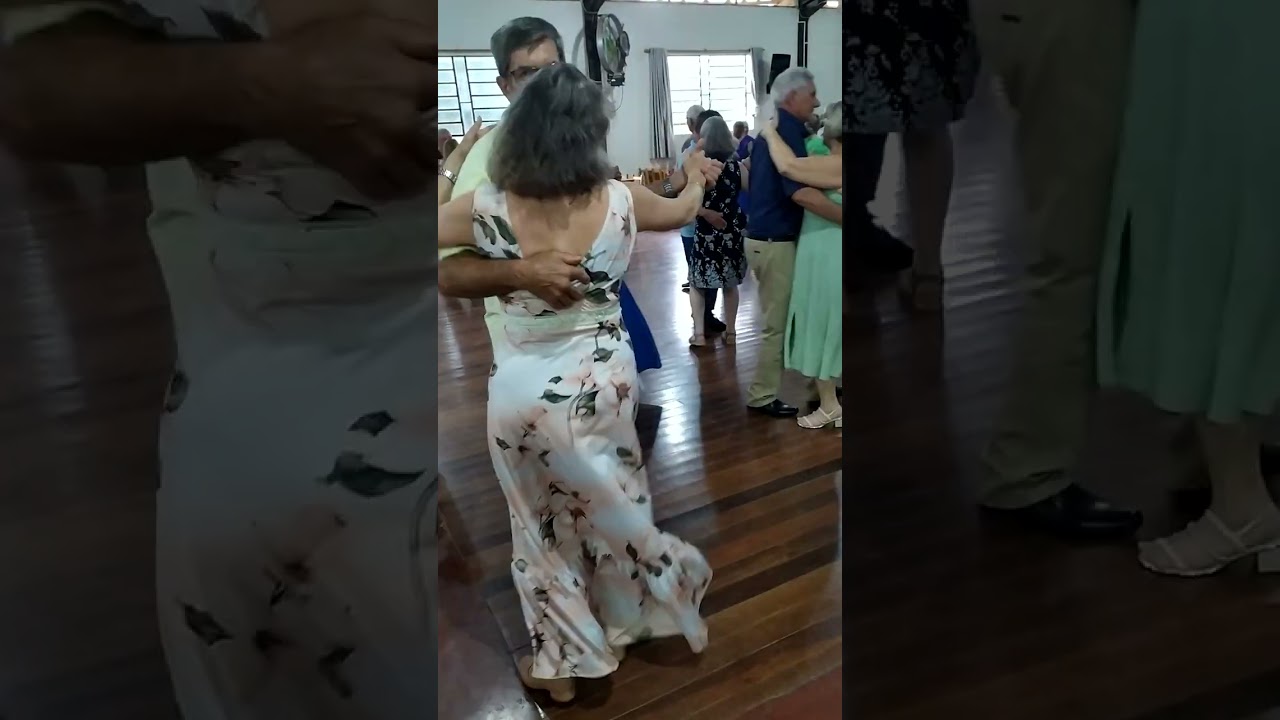 Bailinho em quatro Pontes pr animação Érico e trio balanço 