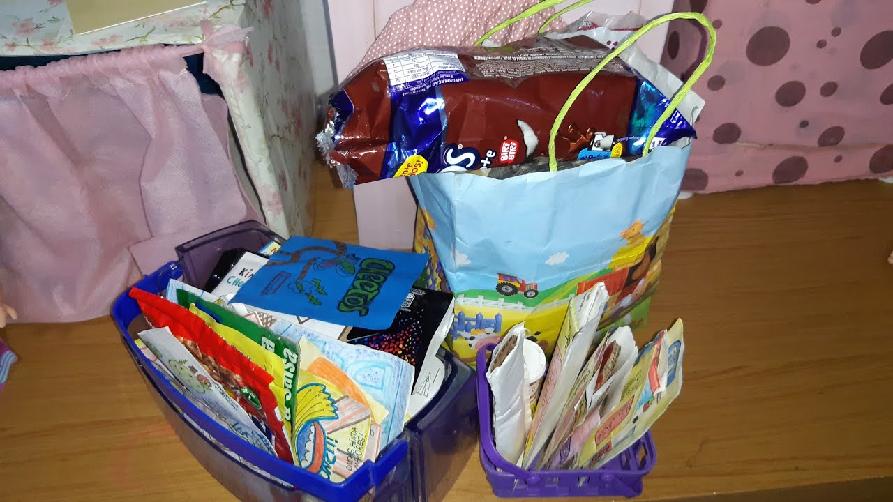 Fazendo compras do mês de férias no mercadinho das babys