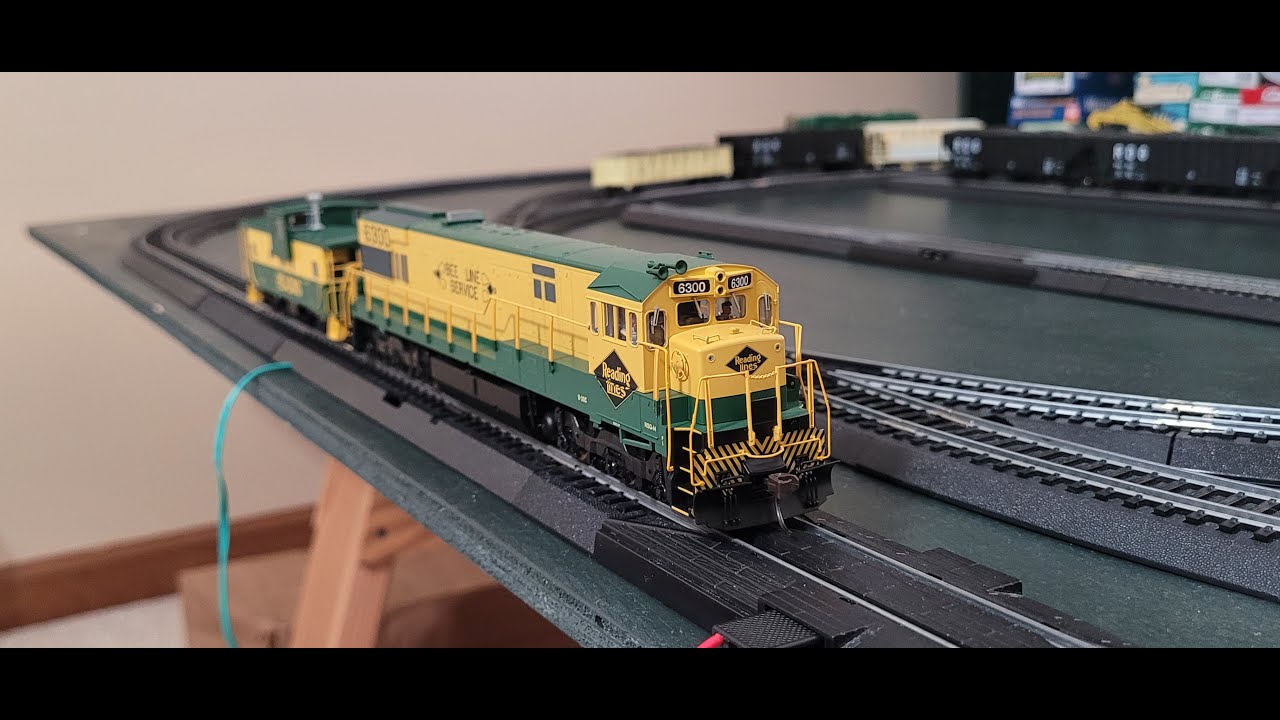 Ho scale Atlas Reading Railroad GE U30C with ESU Loksound5 rode number 6300