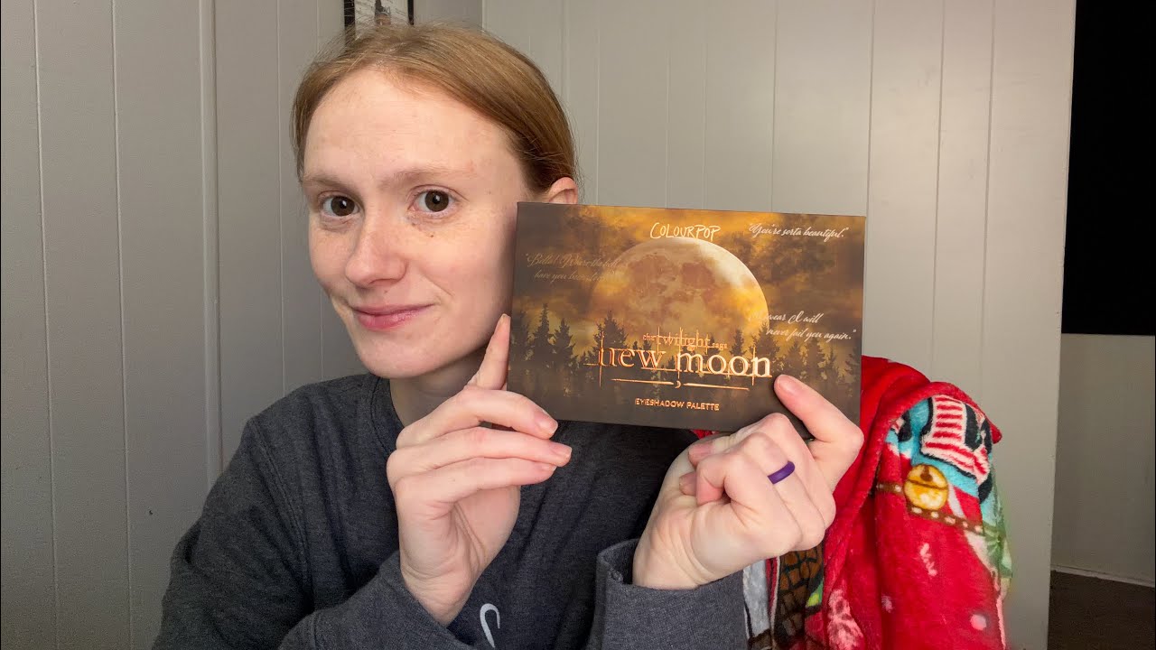 Unboxing The Colourpop New Moon Eyeshadow Palette 