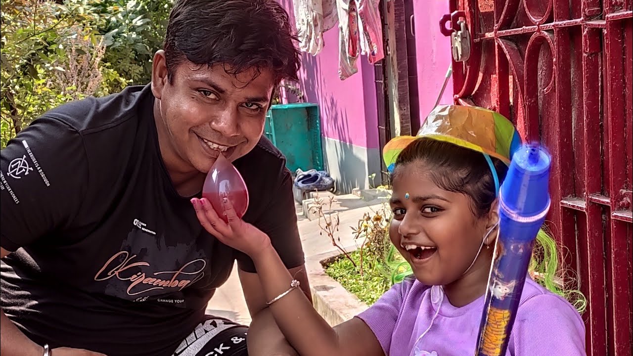 রঙ নিয়ে খেলার মজাই আলাদা