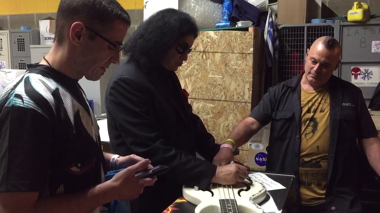Gene Simmons meet and greet Part 1 @ Wizards World Con in Philadelphia 6/3/2017