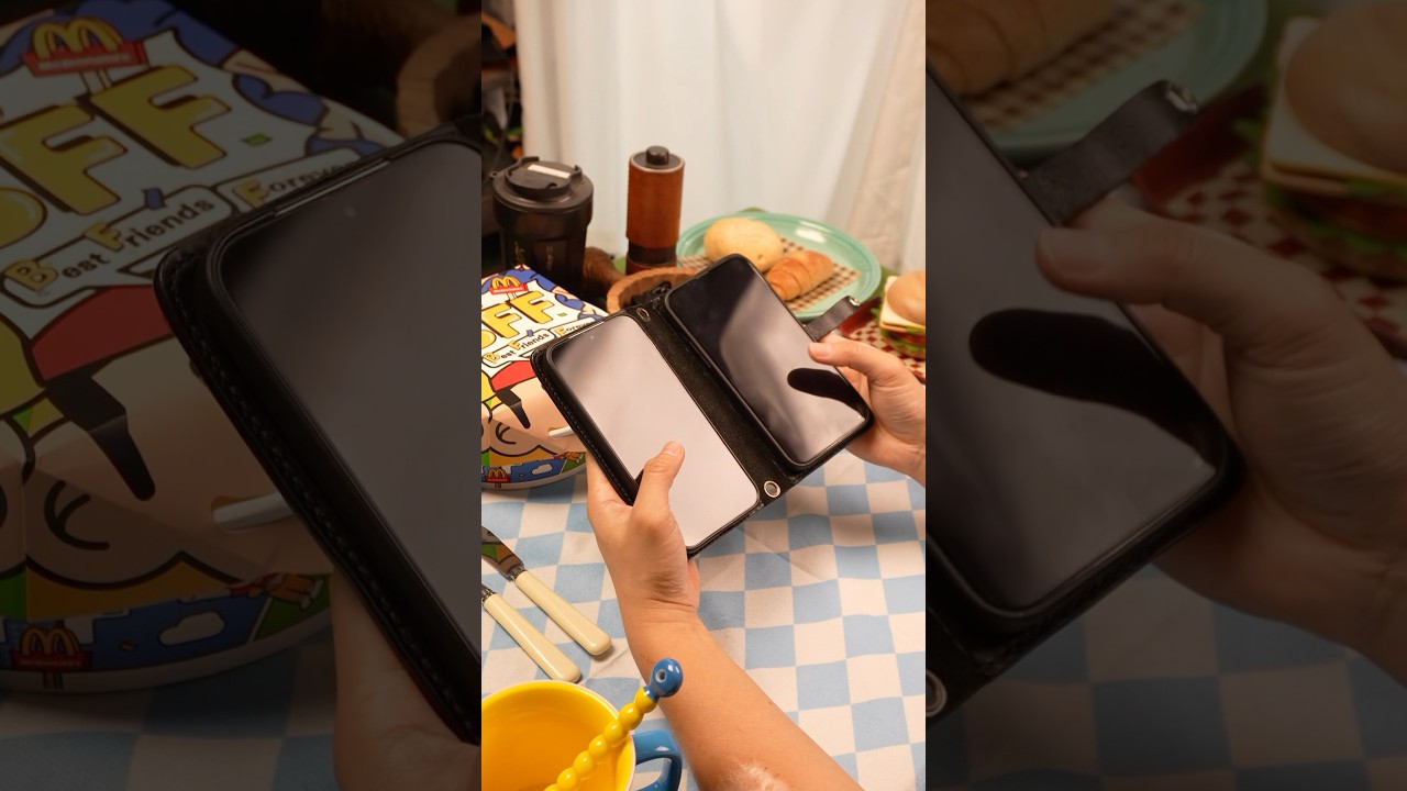 This is a dual mobile phones case set! 