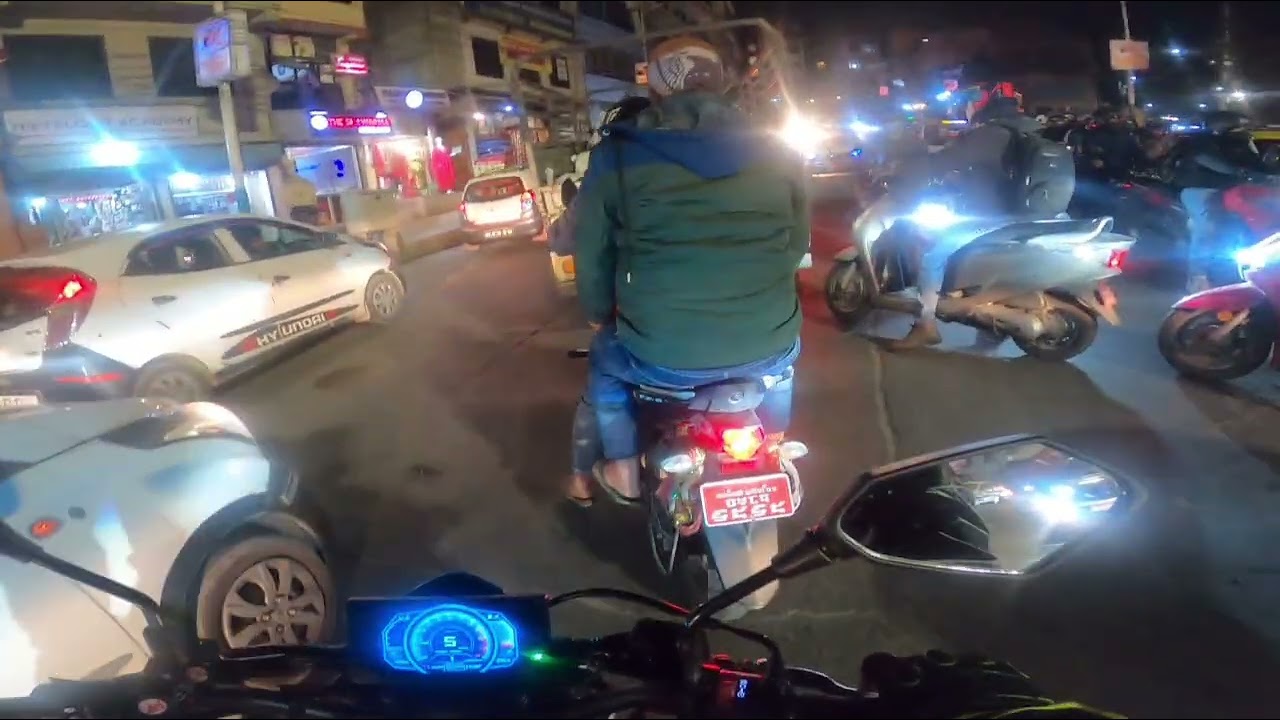 मामासँग लुक्दै हिँड्न पर्यो गाइज आज हामी🙁