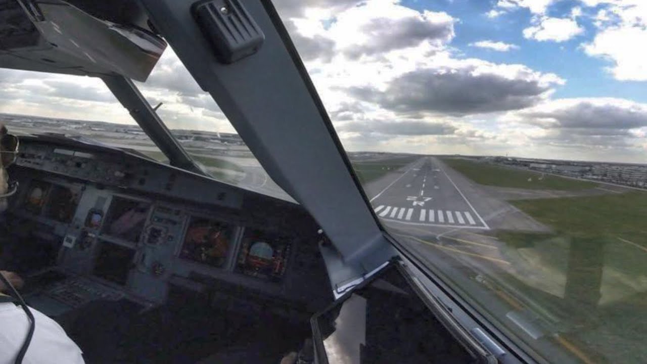 Airbus A321 - Cockpit Landing at London Heathrow Airport - Pilot's View GoPro