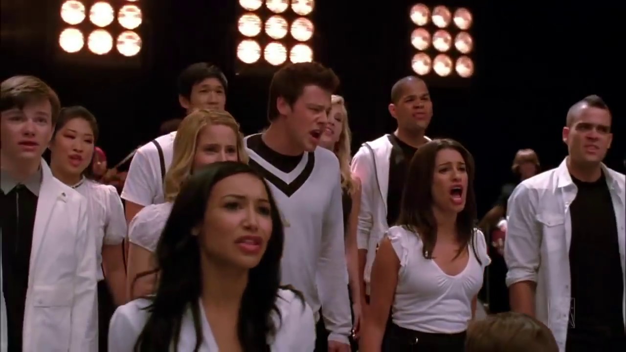 Glee - Keep Holding On [HD]