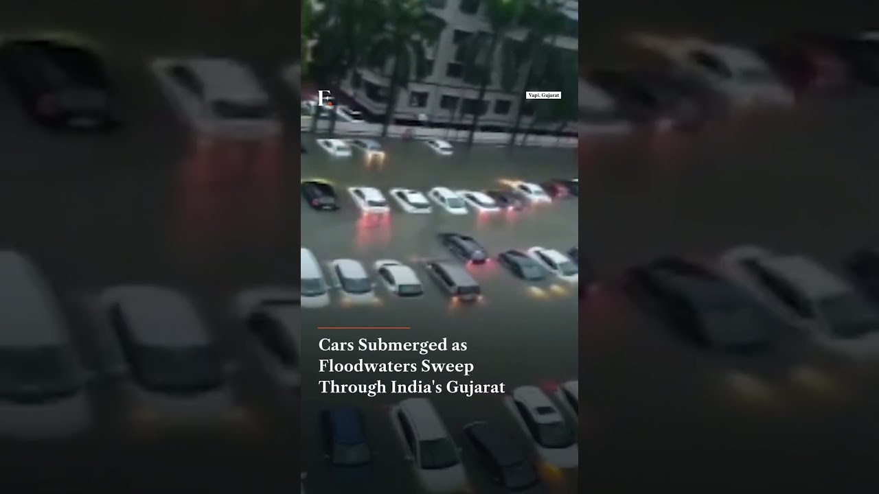 Cars Submerged as Floodwaters Sweep Through India's Gujarat | N18G