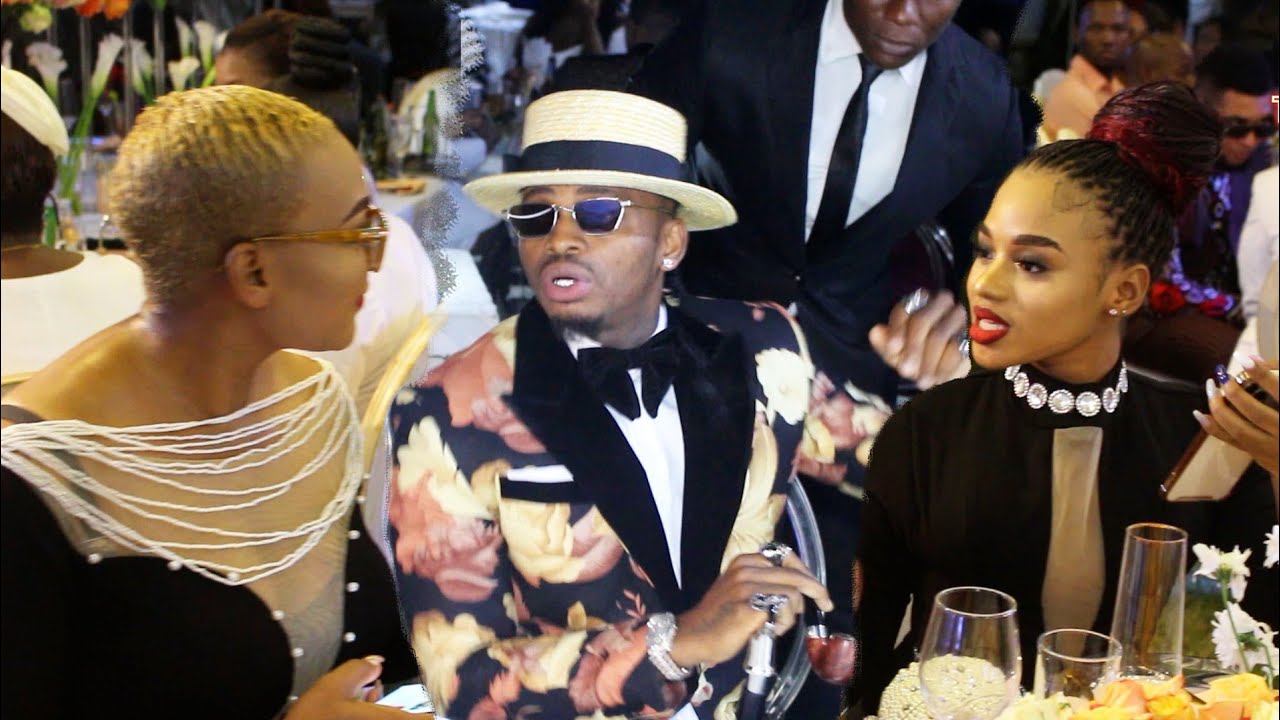 KAJALA, DIAMOND, PAULA KWENYE MEZA MOJA WAKIPIGA STORY SHEREHE YA MTOTO WA IRENE UWOYA.....