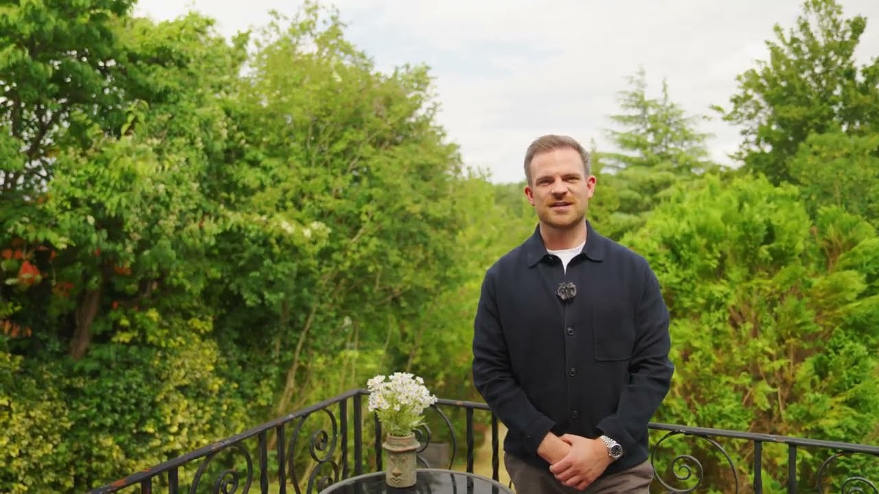 Riddlesdown Avenue, Purley, CR8 - (Haboodle Property Tours) 4K - Dan Stevenson