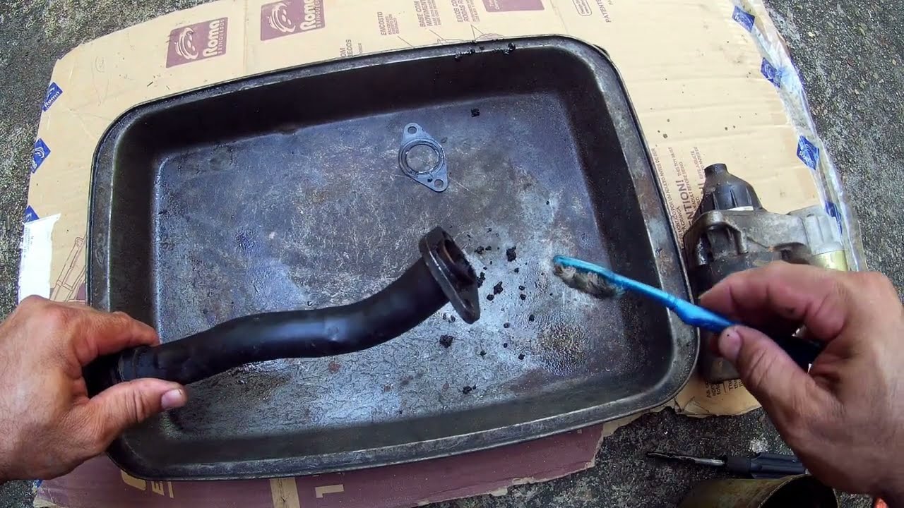 Como tirar o respiro de motor do Chevrolet Celta pra limpeza.