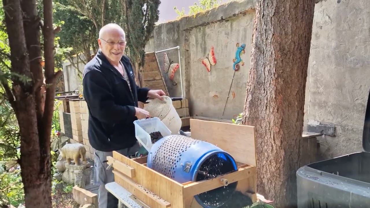 Kompost im kleinen Garten - Siebung, Umsetzen, Material häckseln, ...