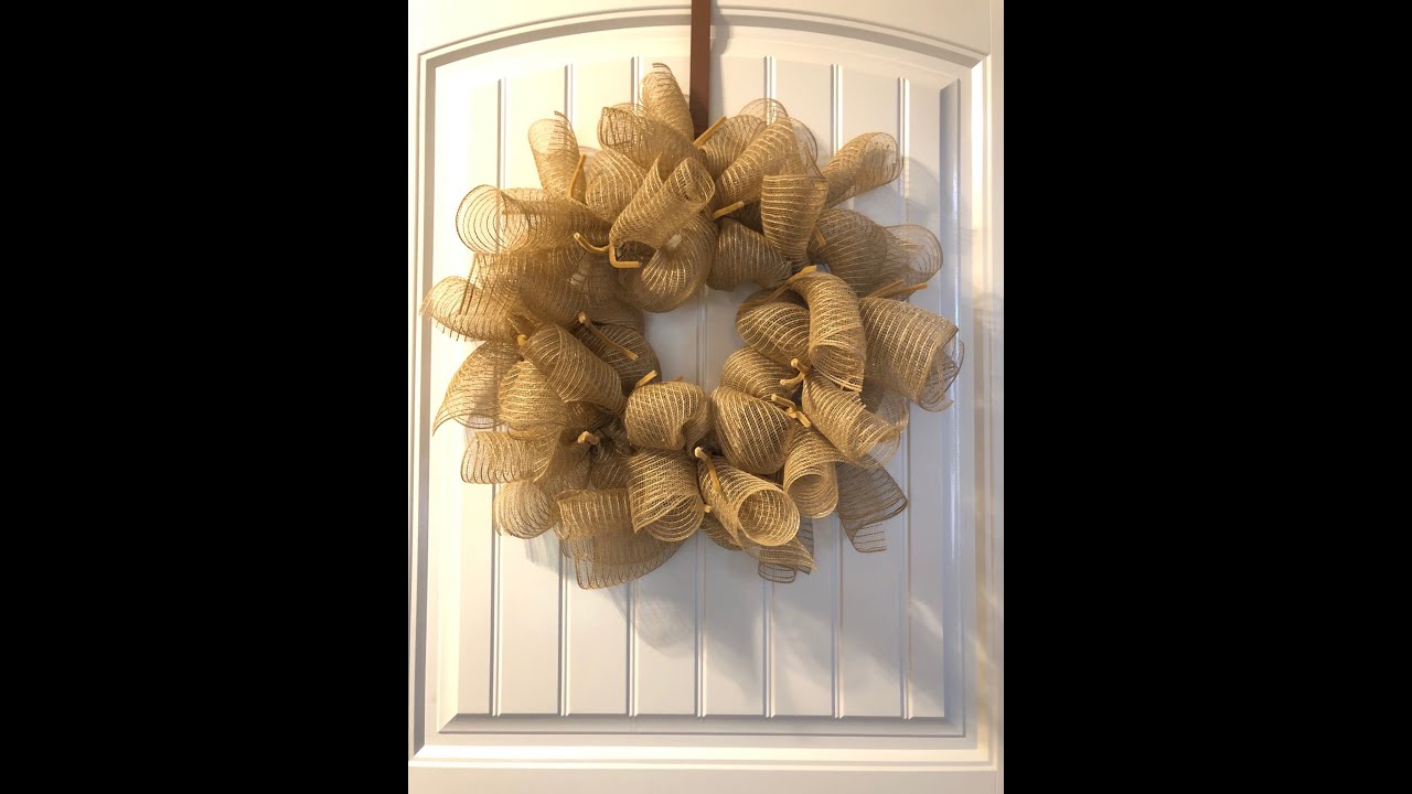 Deco Mesh Wreath Using 21