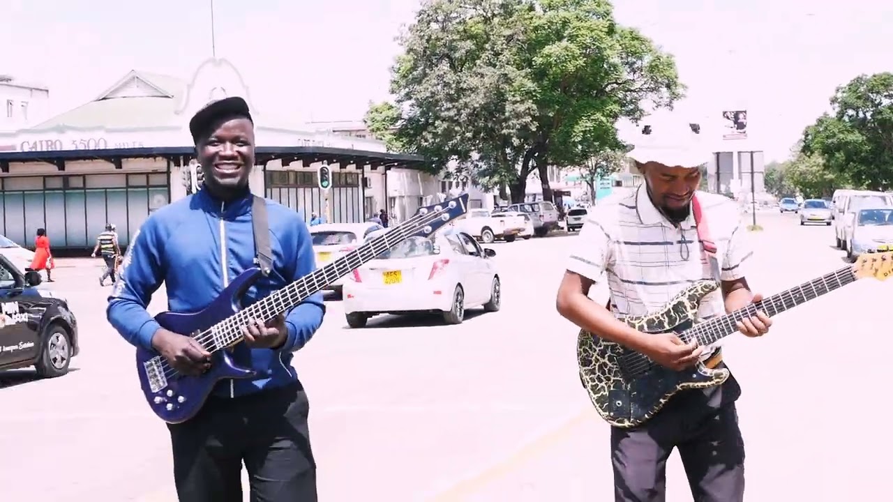 Khakhakha's Isinithinithi music video snipet 