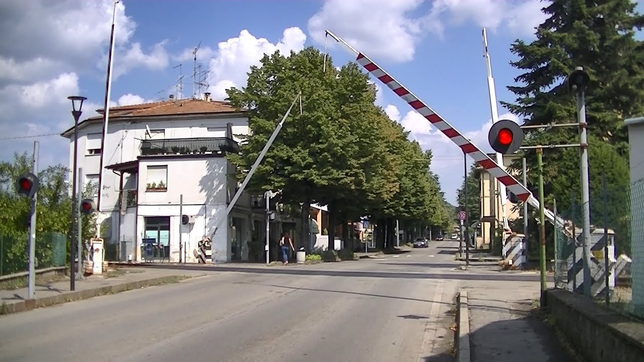 Spoorwegovergang San Polo D'enza (I) // Railroad crossing // Passaggio a livello